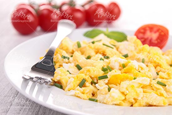 صبحانه تخم مرغ، سبزی و گوجه فرنگی